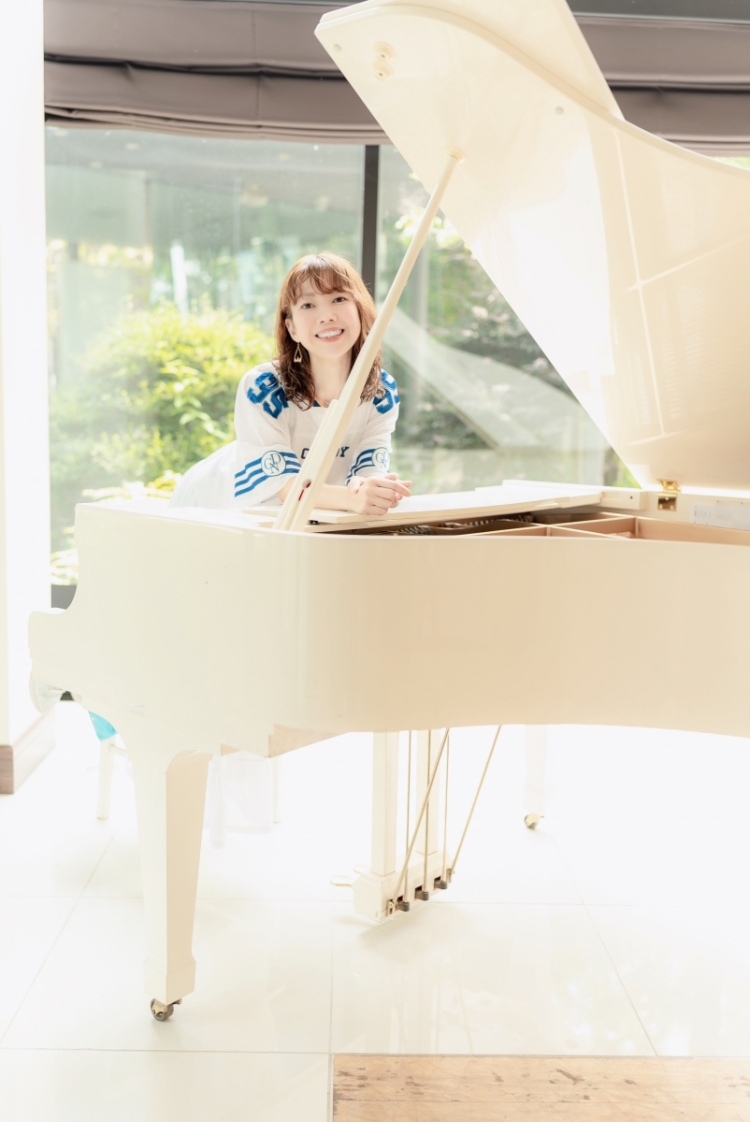 向田麻衣子（ピアノ）